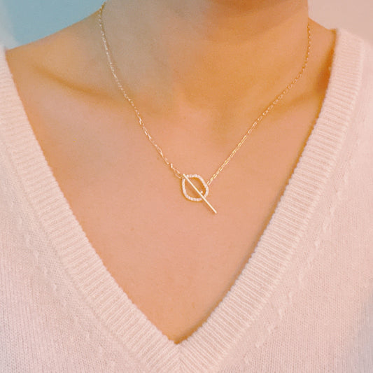 Luxora Dainty Toggle Necklace